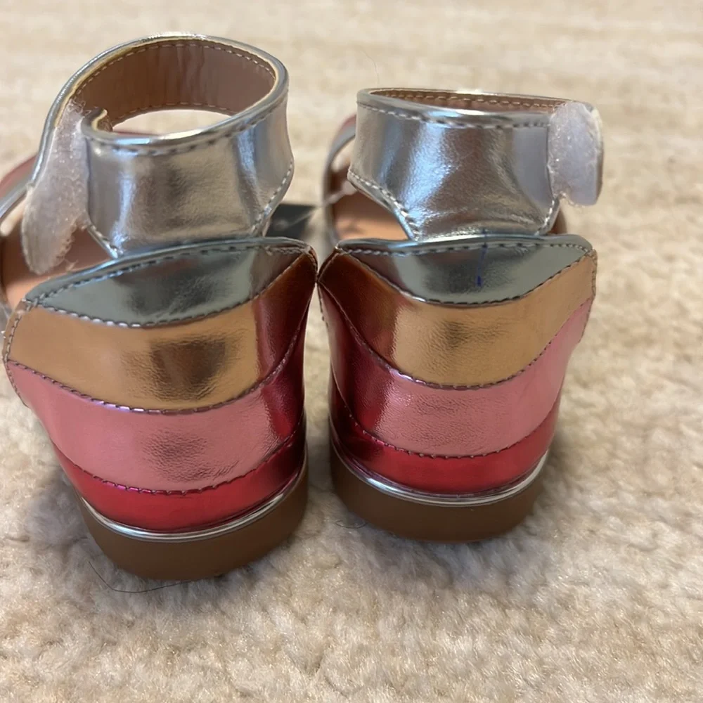 NWT Baby Girls Adorable rainbow foiled Tahari sandals